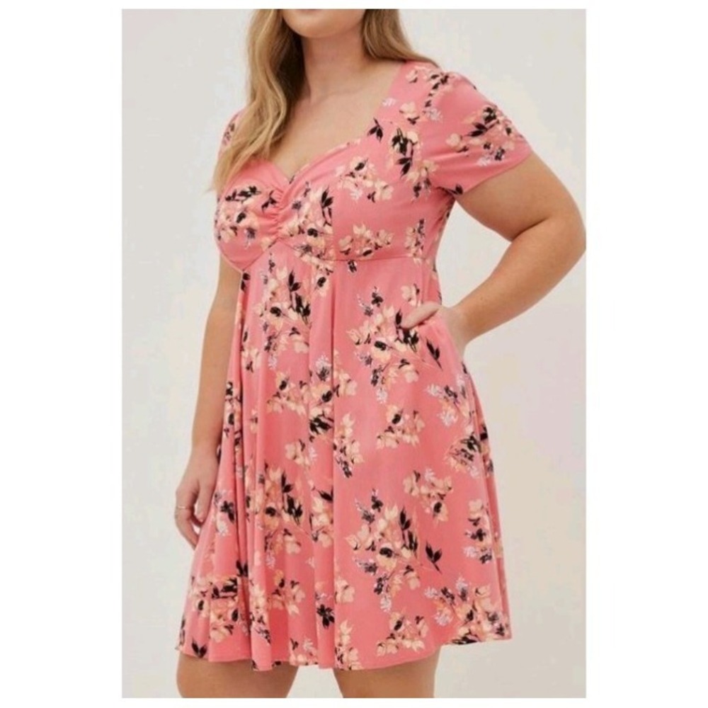 Torrid Mini Challis Dress Pink Floral Print Pockets 1 (1x) Sweetheart Neckline‎